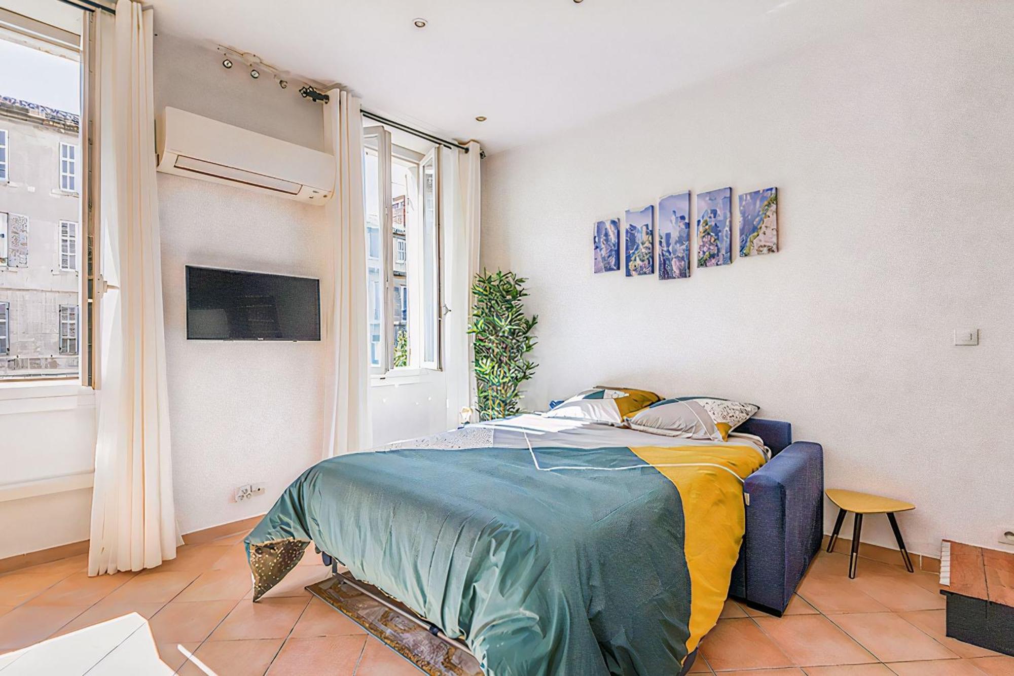 Beautiful Close To The Park Longchamp *